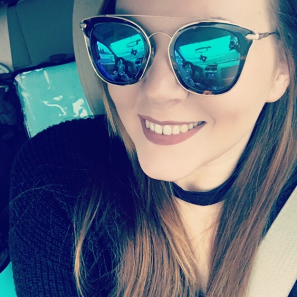 Meet your Posher, Aurali